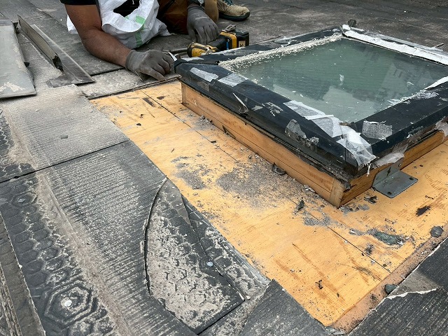 天窓の撤去作業